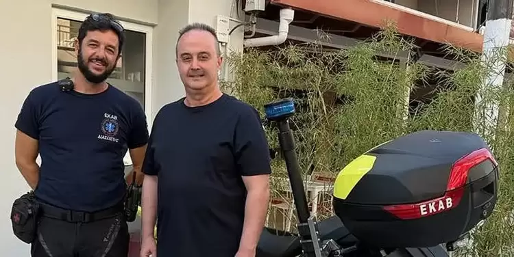Διασώστης – μοτοσικλετιστής του ΕΚΑΒ στην Πιερία Διασώστης – μοτοσικλετιστής του ΕΚΑΒ στην Πιερία