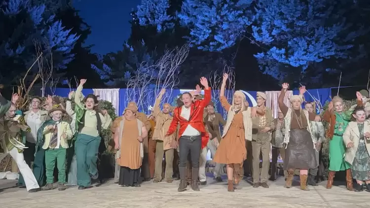 Δημοτικό Θέατρο Κατερίνης: Μαγική Βραδιά με το «Όνειρο Καλοκαιρινής Νύχτας … and Let’s Rock!» (εικόνες & βίντεο) Δημοτικό Θέατρο Κατερίνης: Μαγική Βραδιά με το «Όνειρο Καλοκαιρινής Νύχτας … And Let’s Rock!»