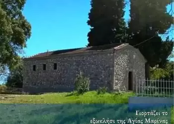 Ο εικαστικός Γ. Βροντινός στο εξωκλήσι της Αγίας Μαρίνας Λιτοχώρου.