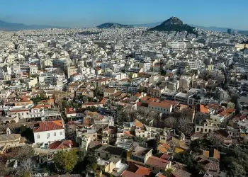 Φρενάρει η αγορά ακινήτων