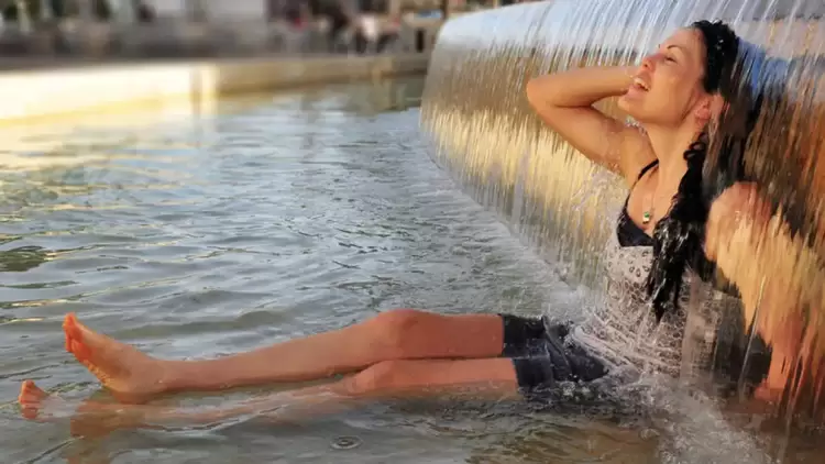 Καύσωνας με 44°c και κόκκινη προειδοποίηση ΕΜΥ έως Δευτέρα – Αναλυτικός χάρτης ζέστης