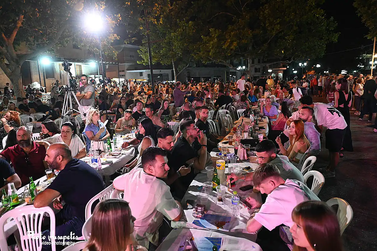 Κολινδρός: Πλήθος κόσμου και χορός στο πανηγύρι της Αγίας Παρασκευής – 2η μέρα με συμμετοχή πολιτιστικών συλλόγων