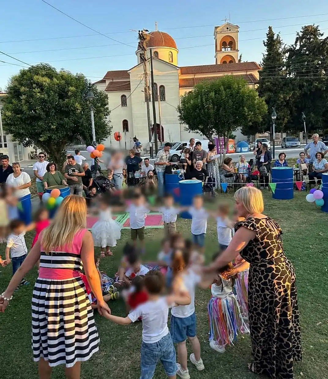 Με γιορτές & παιχνίδι έκλεισε η αυλαία της σχολικής χρονιάς στους παιδικούς σταθμούς του Δήμου Κατερίνης Με γιορτές & παιχνίδι έκλεισε η αυλαία της σχολικής χρονιάς στους παιδικούς σταθμούς του Δήμου Κατερίνης