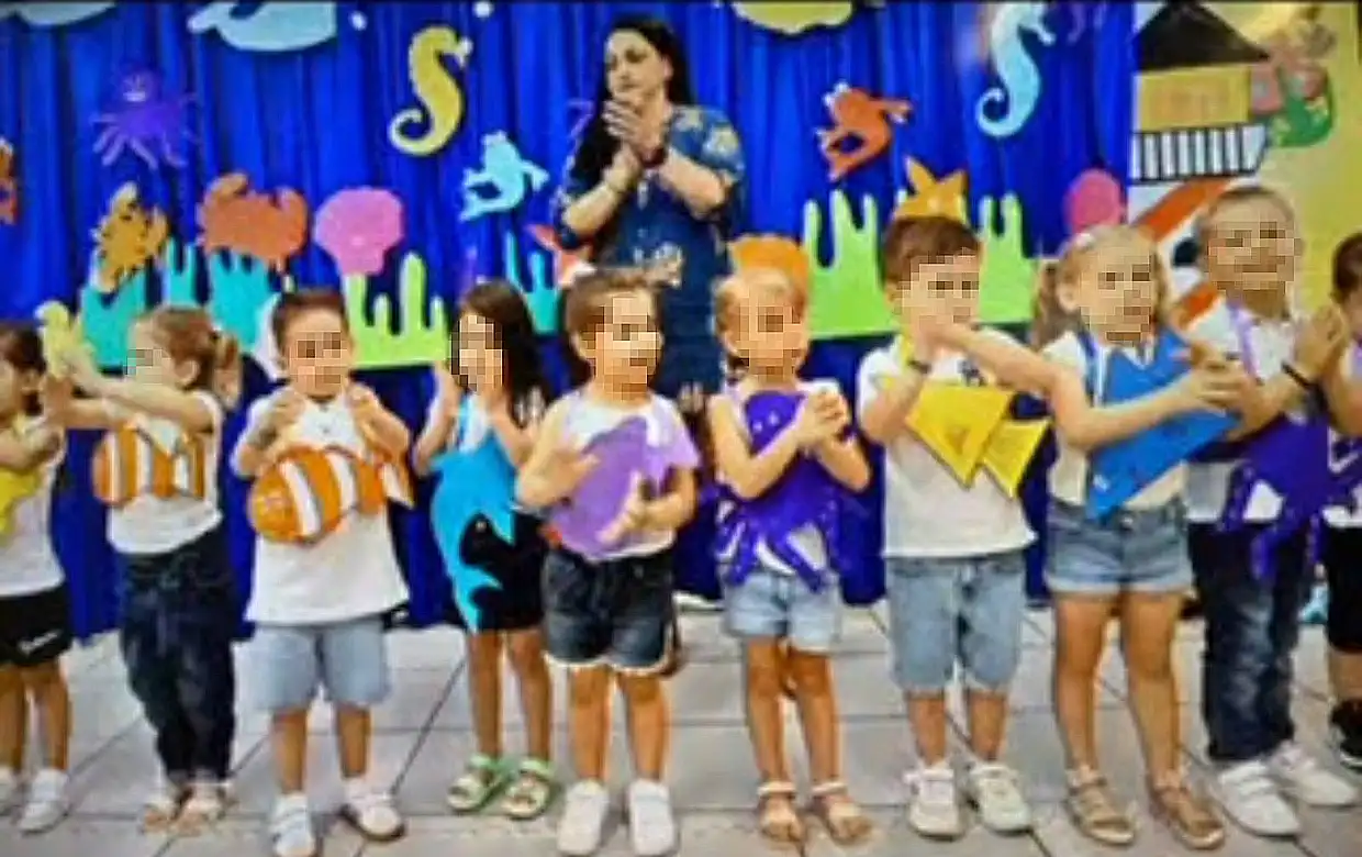 Με γιορτές & παιχνίδι έκλεισε η αυλαία της σχολικής χρονιάς στους παιδικούς σταθμούς του Δήμου Κατερίνης Με γιορτές & παιχνίδι έκλεισε η αυλαία της σχολικής χρονιάς στους παιδικούς σταθμούς του Δήμου Κατερίνης