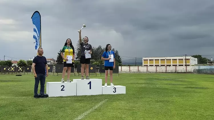 Η νέα γενιά του Αρχέλαου Κατερίνης “μίλησε” στο Κιάτο: Βροχή τα μετάλλια στην τοξοβολία!