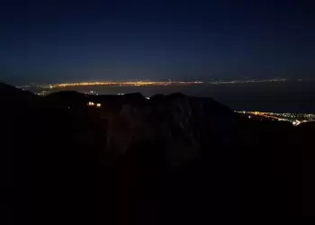 Νύχτα θεών πάνω από το Λιτόχωρο, την πόλη των ανθρώπων…