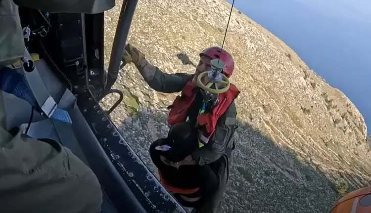 Όλυμπος: Διάσωση 53χρονης ορειβάτισσας με ελικόπτερο Όλυμπος: Διάσωση 53χρονης ορειβάτισσας με ελικόπτερο