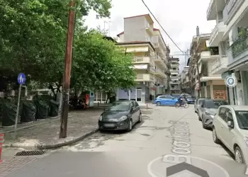 Προσωρινές κυκλοφοριακές ρυθμίσεις στην οδό Βασιλείου Β΄ στην Κατερίνη λόγω μετακόμισης με ανυψωτικό