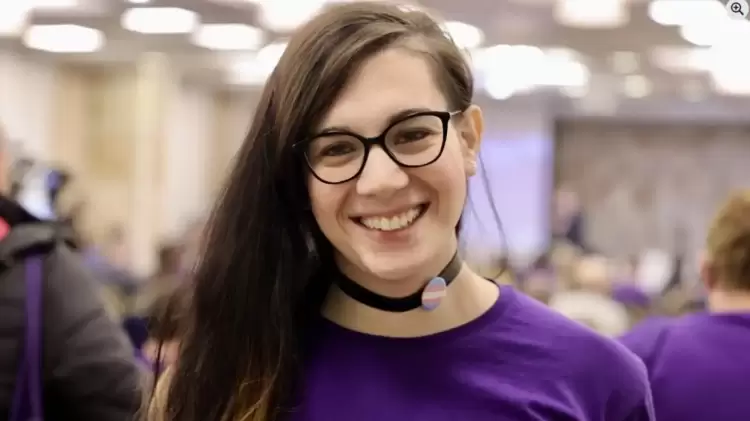 Η πρώτη τρανς γυναίκα πρόεδρος ελληνικού κόμματος