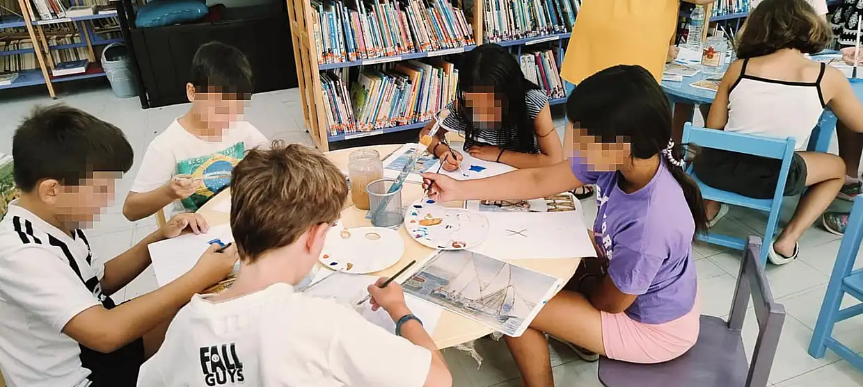 Συμπερίληψη στη Δημοτική Βιβλιοθήκη Κατερίνης: Παιδιά από τον καταυλισμό των Ρομά στις καλοκαιρινές δράσεις