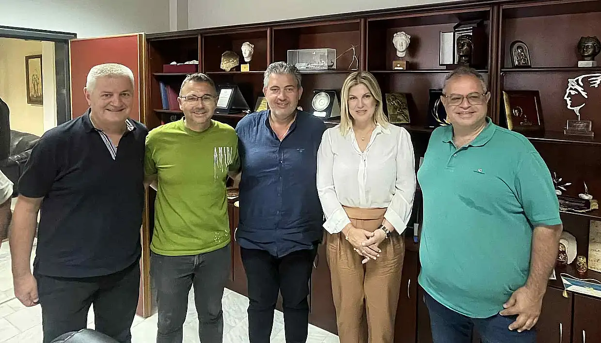 Συνάντηση του Προέδρου του Επιμελητηρίου Πιερίας με Κλιμάκιο του ΠΑΣΟΚ Συνάντηση του Προέδρου του Επιμελητηρίου Πιερίας με Κλιμάκιο του ΠΑΣΟΚ