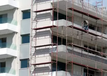 Βουτιά στις οικοδομικές άδειες άναψε ο νέος ΝΟΚ