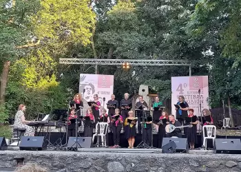 Η Χορωδία του Συλλόγου Εκπαιδευτικών Πρωτοβάθμιας Εκπαίδευσης Πιερίας στο 4ο Διεθνές Φεστιβάλ Χορωδιών Βελβεντού Κοζάνης