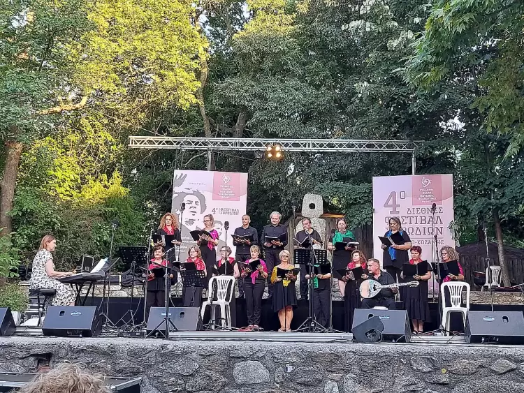 Η Χορωδία του Συλλόγου Εκπαιδευτικών Πρωτοβάθμιας Εκπαίδευσης Πιερίας στο 4ο Διεθνές Φεστιβάλ Χορωδιών Βελβεντού Κοζάνης