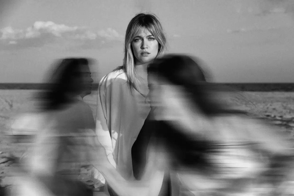 54ο Φεστιβάλ Ολύμπου-Θέατρο-Δίον «ζ-η-θ, Ο ξένος» από τη συμπαραγωγή Κ.Θ.Β.Ε. και Θ.Ο.Κ. 54ο Φεστιβάλ Ολύμπου Θέατρο Δίον «ζ η θ, Ο ξένος» από τη συμπαραγωγή Κ.Θ.Β.Ε. και Θ.Ο.Κ.