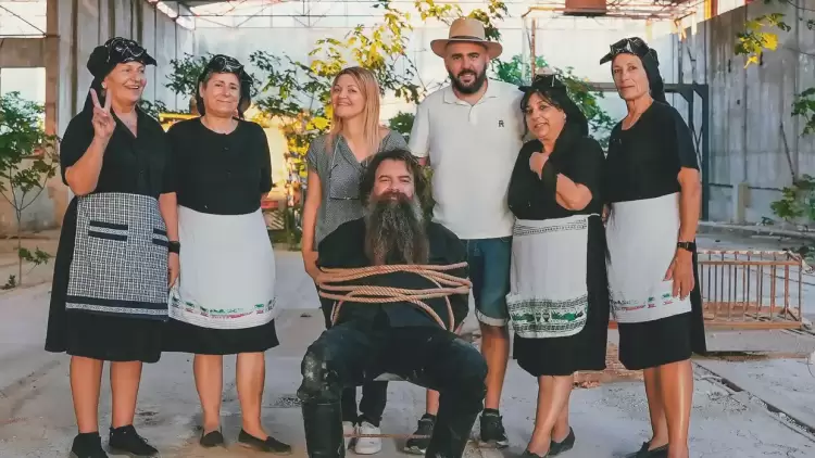 Dolmadakia In Space – Οι Κρητικές Γιαγιάδες πάνε στο Διάστημα!