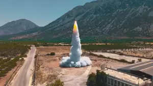 Dolmadakia In Space – Οι Κρητικές Γιαγιάδες πάνε στο Διάστημα!