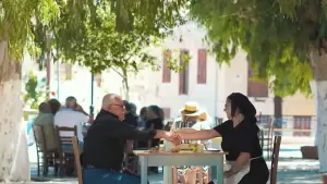 Dolmadakia In Space – Οι Κρητικές Γιαγιάδες πάνε στο Διάστημα!