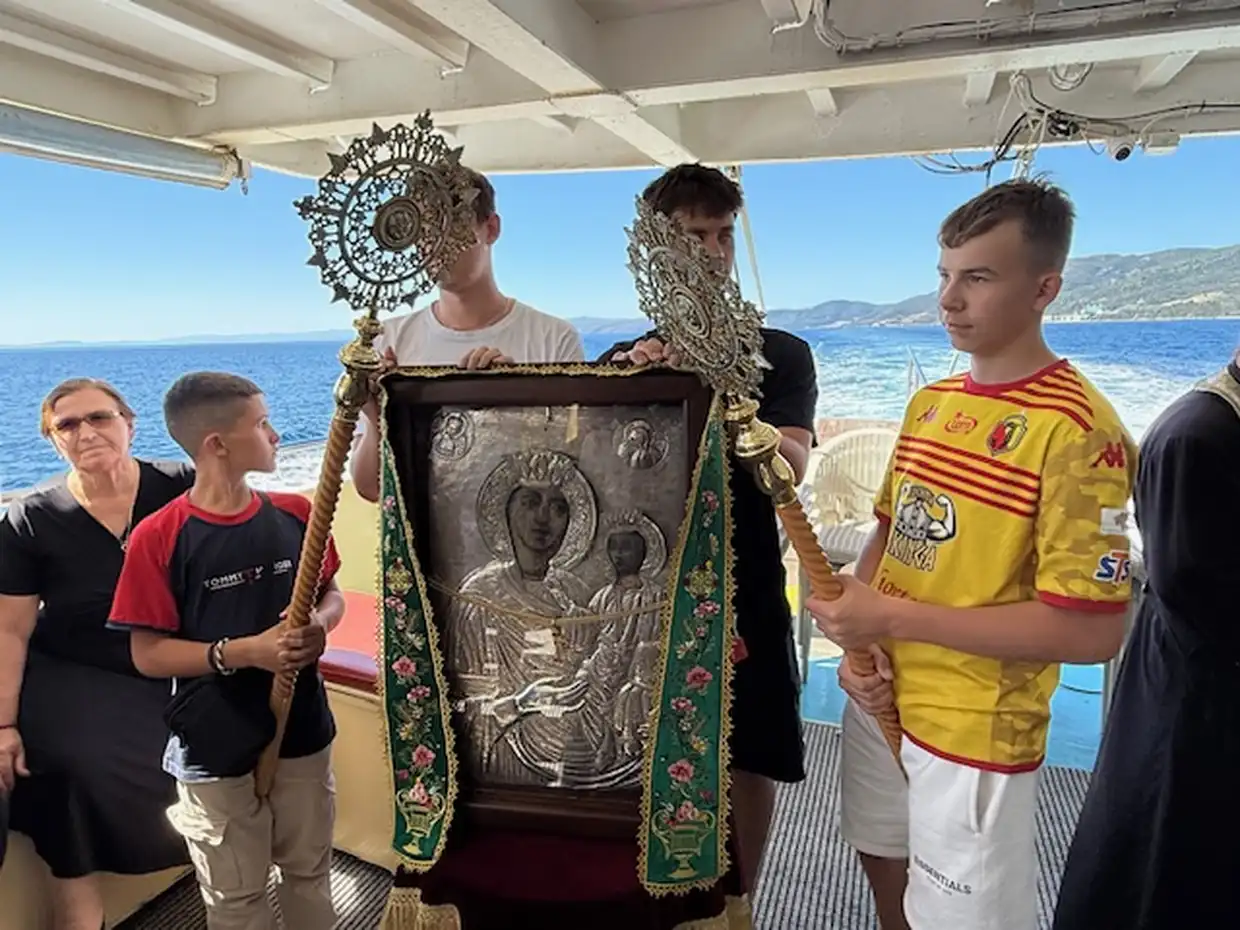 Προσκυνηματική Εκδρομή – Περίπλους του Αγίου Όρους από την Ιερά Μητρόπολη Κίτρους Προσκυνηματική Εκδρομή – Περίπλους του Αγίου Όρους από την Ιερά Μητρόπολη Κίτρους