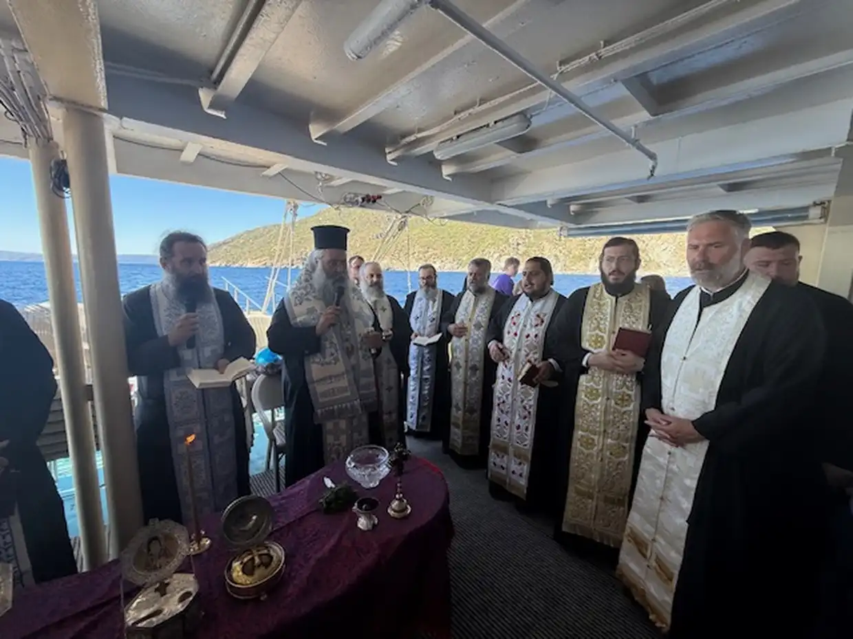 Προσκυνηματική Εκδρομή – Περίπλους του Αγίου Όρους από την Ιερά Μητρόπολη Κίτρους Προσκυνηματική Εκδρομή – Περίπλους του Αγίου Όρους από την Ιερά Μητρόπολη Κίτρους