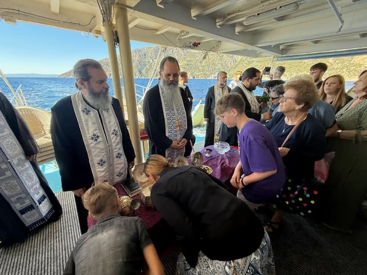 Προσκυνηματική Εκδρομή – Περίπλους του Αγίου Όρους από την Ιερά Μητρόπολη Κίτρους Προσκυνηματική Εκδρομή – Περίπλους του Αγίου Όρους από την Ιερά Μητρόπολη Κίτρους