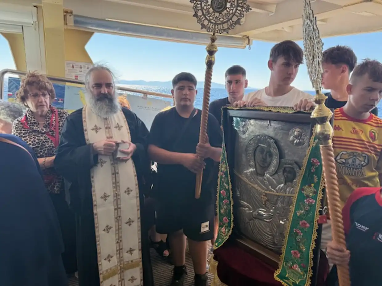 Προσκυνηματική Εκδρομή – Περίπλους του Αγίου Όρους από την Ιερά Μητρόπολη Κίτρους Προσκυνηματική Εκδρομή – Περίπλους του Αγίου Όρους από την Ιερά Μητρόπολη Κίτρους