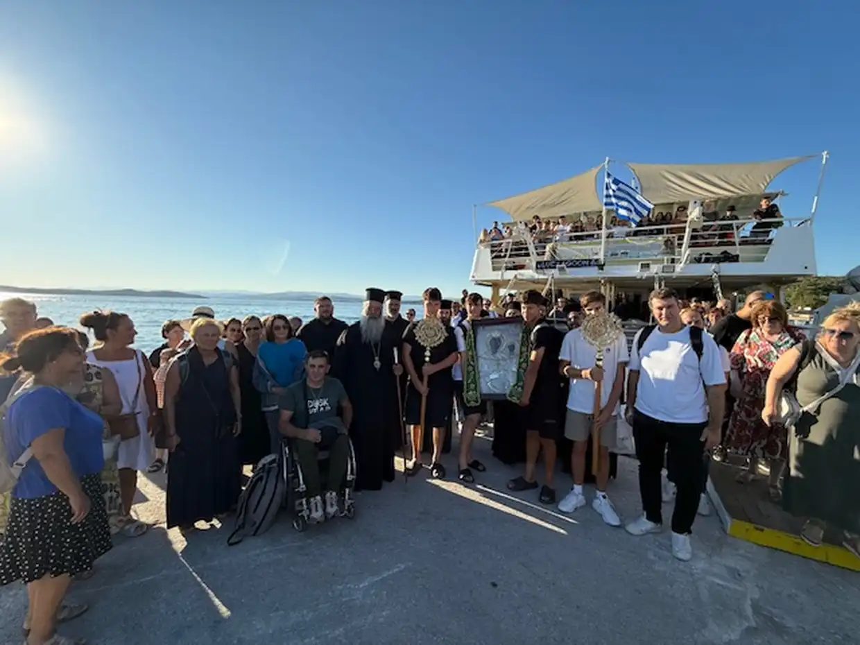 Προσκυνηματική Εκδρομή – Περίπλους του Αγίου Όρους από την Ιερά Μητρόπολη Κίτρους Προσκυνηματική Εκδρομή – Περίπλους του Αγίου Όρους από την Ιερά Μητρόπολη Κίτρους