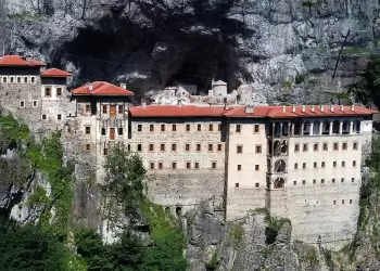 Άδεια για Θεία Λειτουργία στην Παναγία Σουμελά στα «εννιάμερα της Παναγίας» έδωσε η Τουρκία