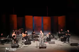 Αφιέρωμα στη Μαρινέλλα από τον Κολινδρό: Μια βραδιά γεμάτη συγκίνηση και ελληνική μουσική