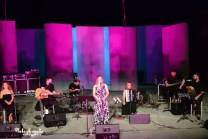 Αφιέρωμα στη Μαρινέλλα από τον Κολινδρό: Μια βραδιά γεμάτη συγκίνηση και ελληνική μουσική