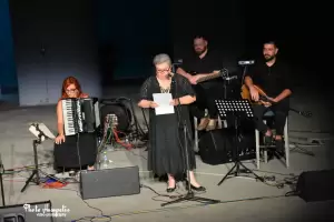 Αφιέρωμα στη Μαρινέλλα από τον Κολινδρό: Μια βραδιά γεμάτη συγκίνηση και ελληνική μουσική