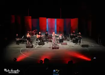 Αφιέρωμα στη Μαρινέλλα από τον Κολινδρό: Μια βραδιά γεμάτη συγκίνηση και ελληνική μουσική