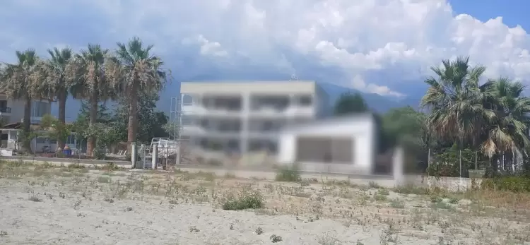 Αν νομίζετε ότι η αυθαιρεσία ενδημεί μόνο στην πατρίδα μας κάνετε λάθος.