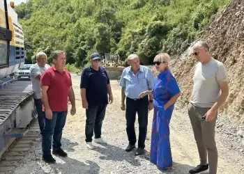 Η Αντιπεριφερειάρχης Πιερίας σε αυτοψία των εργασιών αποκατάστασης στην 15η Επαρχιακή Οδό Η Αντιπεριφερειάρχης Πιερίας σε αυτοψία των εργασιών αποκατάστασης στην 15η Επαρχιακή Οδό