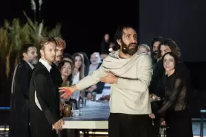 Αρχαίο Θέατρο Δίου: «ζ η θ, ο Ξένος» Μια επιστροφή στις πηγές: επίσκεψη σε τρεις ραψωδίες της Οδύσσειας