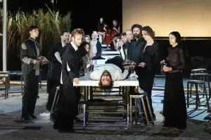 Αρχαίο Θέατρο Δίου: «ζ η θ, ο Ξένος» Μια επιστροφή στις πηγές: επίσκεψη σε τρεις ραψωδίες της Οδύσσειας