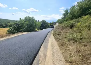 Ασφαλτοστρώσεις αγροτικών δρόμων στην Εξοχή Κατερίνης με το πρόγραμμα «Αντώνης Τρίτσης» Ασφαλτοστρώσεις αγροτικών δρόμων στην Εξοχή Κατερίνης με το πρόγραμμα «Αντώνης Τρίτσης»