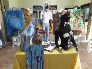 Εικαστική έκθεση της Εύας Τζούλη στην αίθουσα του Μορφωτικού Συλλόγου Παραλίας