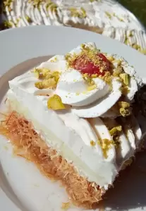 Εκμέκ κανταΐφι – ένα γλυκό που μάς ήλθε από την ανατολή Εκμέκ κανταΐφι – ένα γλυκό που μάς ήλθε από την ανατολή