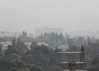 Επικίνδυνες επιπτώσεις των πυρκαγιών στην υγεία – Τι πρέπει να προσέχουν οι ευπαθείς ομάδες