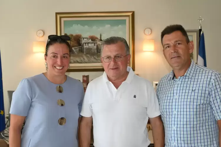 Επίσκεψη 2ου Π.Τ. Μακεδονίας - Θράκης της Ένωσης Νοσηλευτών Ελλάδας στον Δήμαρχο, Ι. Ντούμο Επίσκεψη 2ου Π.Τ. Μακεδονίας – Θράκης της Ένωσης Νοσηλευτών Ελλάδας στον Δήμαρχο, Ι. Ντούμο