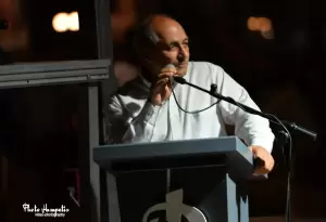 “Η Ελλάδα εν χορώ”