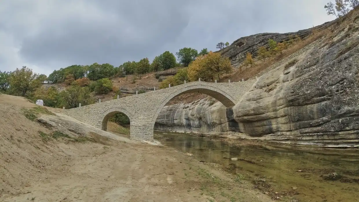 Ιερέας με drone και YouTube αναδεικνύει το Βόιο Κοζάνης Ιερέας με Drone και Youtube αναδεικνύει το Βόιο Κοζάνης