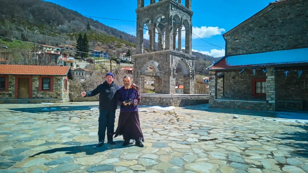 Ιερέας με drone και YouTube αναδεικνύει το Βόιο Κοζάνης Ιερέας με Drone και Youtube αναδεικνύει το Βόιο Κοζάνης