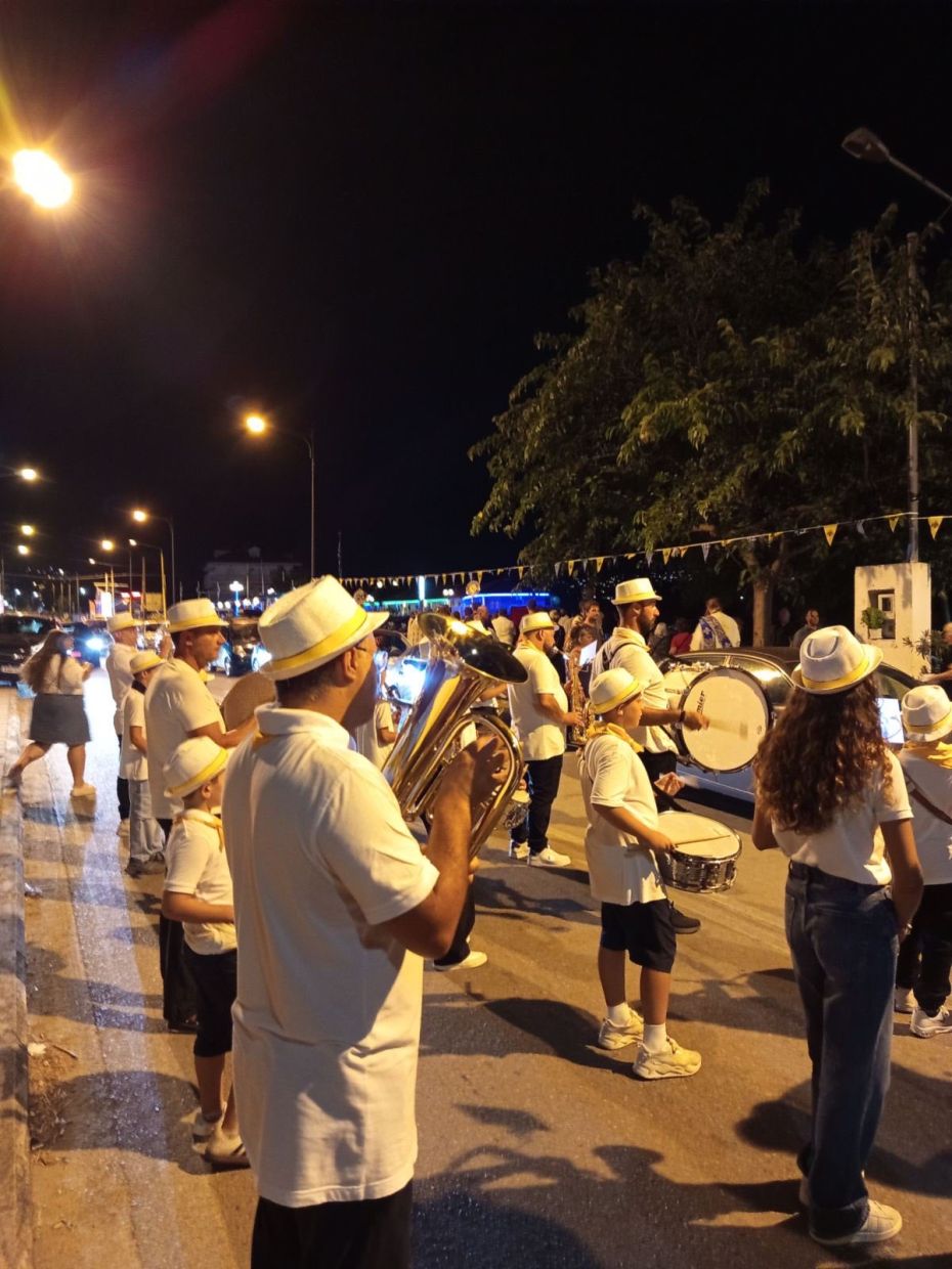 Ιερή Λιτανεία για τα εννιάμερα της Παναγίας στη Σκοτίνα Ιερή Λιτανεία για τα εννιάμερα της Παναγίας στη Σκοτίνα