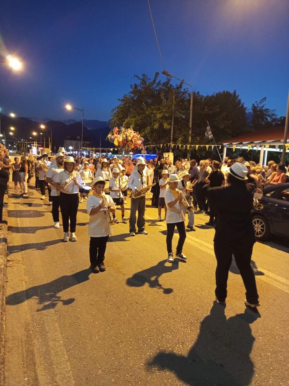 Ιερή Λιτανεία για τα εννιάμερα της Παναγίας στη Σκοτίνα Ιερή Λιτανεία για τα εννιάμερα της Παναγίας στη Σκοτίνα