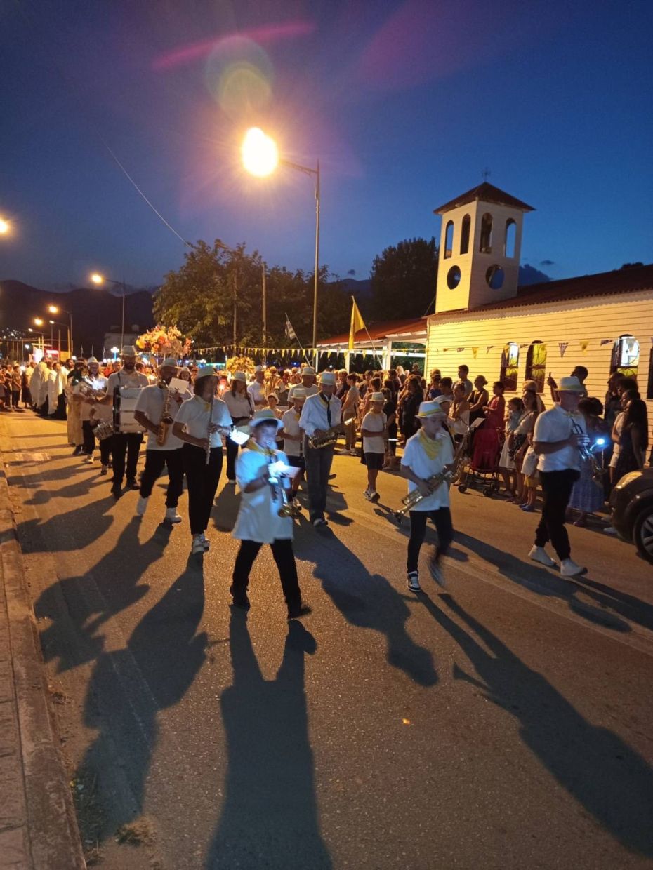 Ιερή Λιτανεία για τα εννιάμερα της Παναγίας στη Σκοτίνα Ιερή Λιτανεία για τα εννιάμερα της Παναγίας στη Σκοτίνα