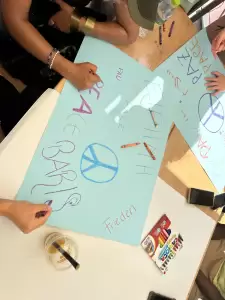 Κατερίνη: Τα παιδιά ζωγράφισαν για την Ειρήνη στην Πλατεία Ελευθερίας
