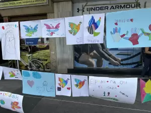Κατερίνη: Τα παιδιά ζωγράφισαν για την Ειρήνη στην Πλατεία Ελευθερίας