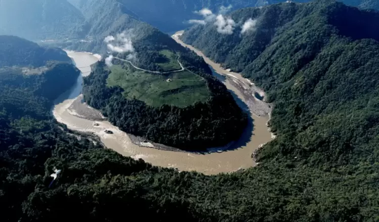 Η Κίνα φτιάχνει το μεγαλύτερο φράγμα στον κόσμο και τρομάζει τους γείτονές της